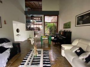 Casa com 500m², 5 dormitórios no bairro Cristal em Porto Alegre para Alugar