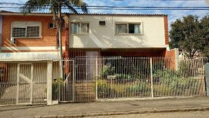 Casa com 375m², 3 dormitórios no bairro Jardim Lindóia em Porto Alegre para Alugar
