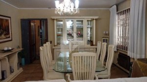 Casa com 375m², 3 dormitórios no bairro Jardim Lindóia em Porto Alegre para Alugar