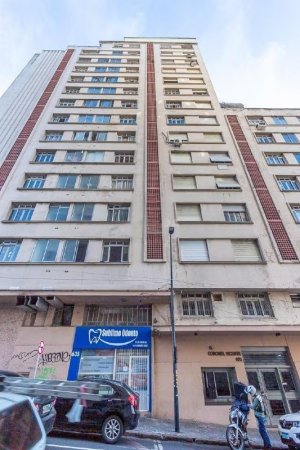 Apartamento com 58m², 2 dormitórios no bairro Centro Histórico em Porto Alegre para Alugar