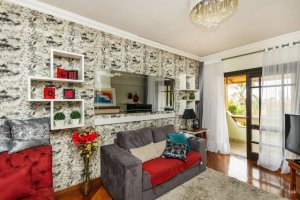 Casa com 350m², 4 dormitórios no bairro Vila Assunção em Porto Alegre para Alugar