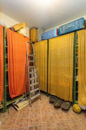 Casa com 350m², 4 dormitórios no bairro Vila Assunção em Porto Alegre para Alugar