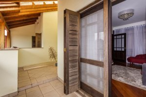 Casa com 350m², 4 dormitórios no bairro Vila Assunção em Porto Alegre para Alugar