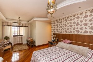 Casa com 350m², 4 dormitórios no bairro Vila Assunção em Porto Alegre para Alugar