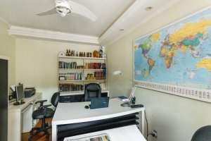 Casa com 350m², 4 dormitórios no bairro Vila Assunção em Porto Alegre para Alugar