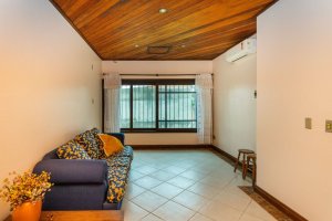 Casa com 350m², 4 dormitórios no bairro Vila Assunção em Porto Alegre para Alugar