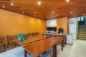 Casa com 350m², 4 dormitórios no bairro Vila Assunção em Porto Alegre para Alugar