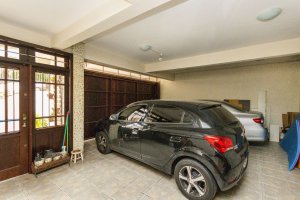 Casa com 350m², 4 dormitórios no bairro Vila Assunção em Porto Alegre para Alugar