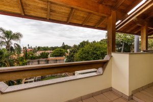 Casa com 350m², 4 dormitórios no bairro Vila Assunção em Porto Alegre para Alugar