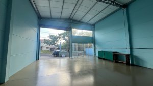 Depósito/Pavilhão com 260m² no bairro Parque Santa Fé em Porto Alegre para Alugar