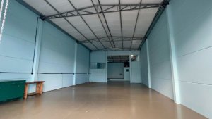 Depósito/Pavilhão com 260m² no bairro Parque Santa Fé em Porto Alegre para Alugar