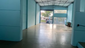 Depósito/Pavilhão com 260m² no bairro Parque Santa Fé em Porto Alegre para Alugar