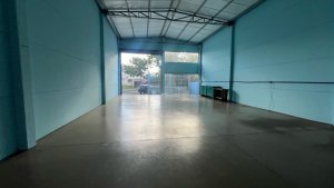 Depósito/Pavilhão com 260m² no bairro Parque Santa Fé em Porto Alegre para Alugar