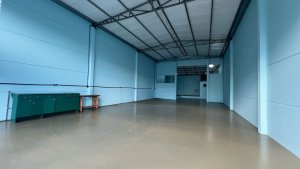 Depósito/Pavilhão com 260m² no bairro Parque Santa Fé em Porto Alegre para Alugar