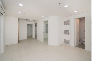Conjunto/Sala com 60m² no bairro Auxiliadora em Porto Alegre para Comprar