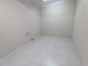 Prédio Comercial com 500m² no bairro São Geraldo em Porto Alegre para Alugar