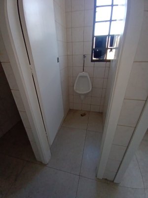 Prédio Comercial com 500m² no bairro São Geraldo em Porto Alegre para Alugar