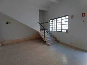 Prédio Comercial com 500m² no bairro São Geraldo em Porto Alegre para Alugar