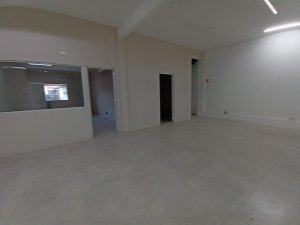 Prédio Comercial com 500m² no bairro São Geraldo em Porto Alegre para Alugar