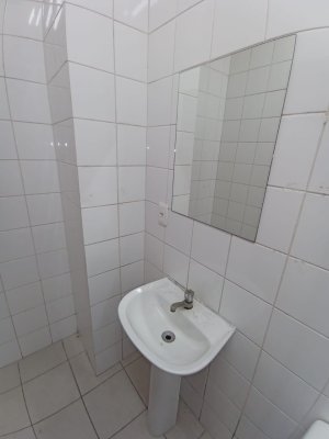 Prédio Comercial com 500m² no bairro São Geraldo em Porto Alegre para Alugar