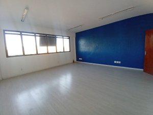 Prédio Comercial com 500m² no bairro São Geraldo em Porto Alegre para Alugar
