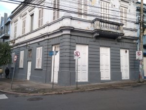 Casa com 400m², 5 dormitórios no bairro Floresta em Porto Alegre para Alugar