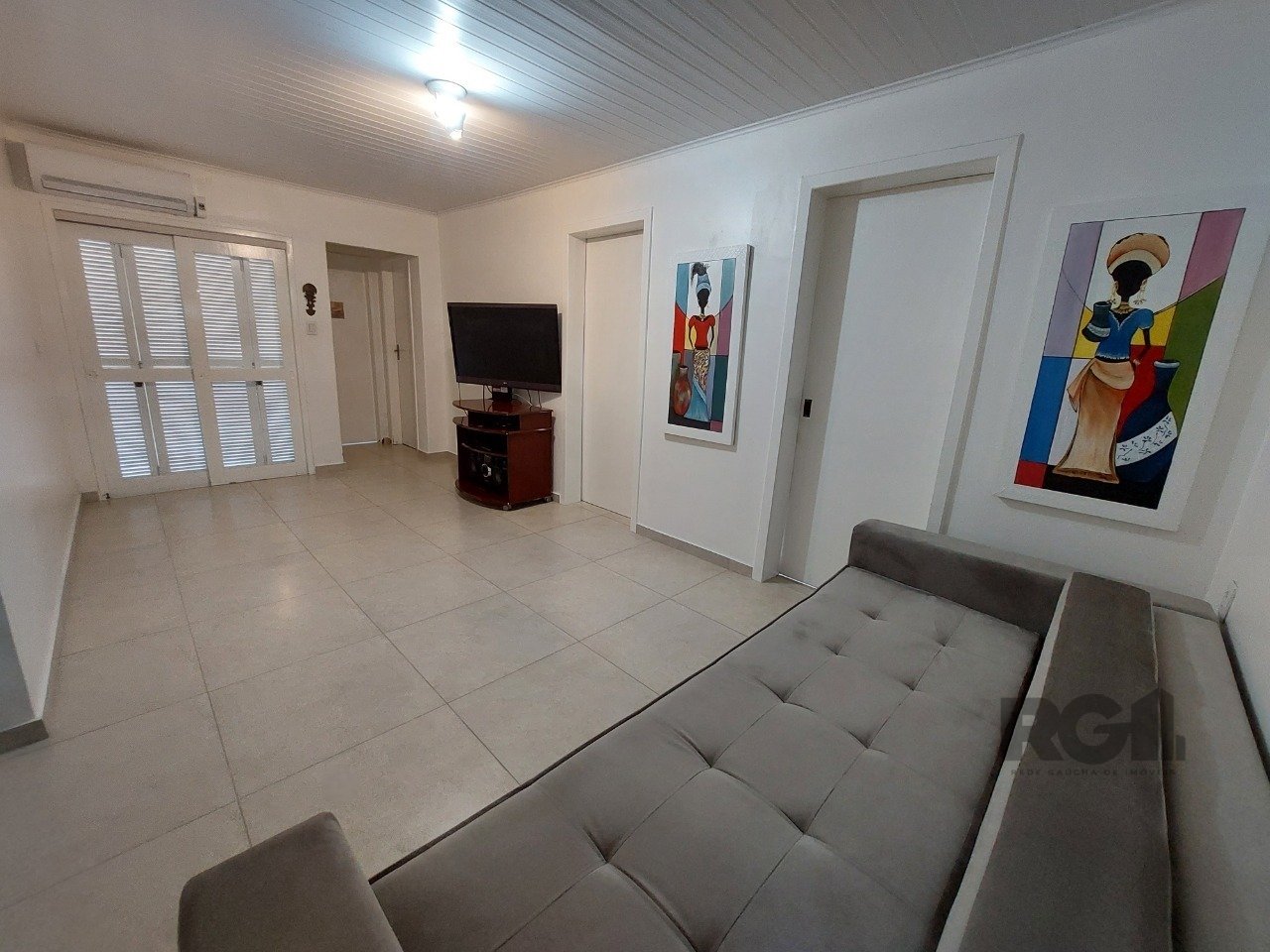 Casa com 110m², 3 dormitórios, 3 vagas no bairro Ipanema em Porto Alegre para Comprar