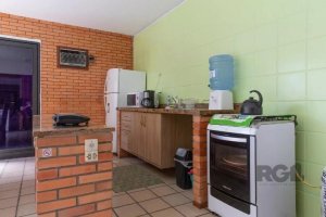 Casa com 200m², 3 dormitórios no bairro Independência em Porto Alegre para Alugar