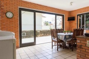 Casa com 200m², 3 dormitórios no bairro Independência em Porto Alegre para Alugar