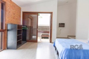 Casa com 200m², 3 dormitórios no bairro Independência em Porto Alegre para Alugar