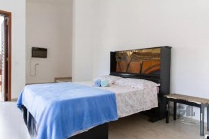 Casa com 200m², 3 dormitórios no bairro Independência em Porto Alegre para Alugar