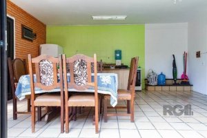 Casa com 200m², 3 dormitórios no bairro Independência em Porto Alegre para Alugar
