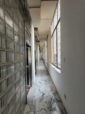 Salas/Conjuntos com 999m² no bairro Centro Histórico em Porto Alegre para Alugar