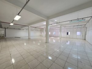 Depósito/Pavilhão com 3700m² no bairro Navegantes em Porto Alegre para Alugar