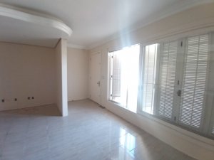 Casa comercial com 200m² no bairro Chácara das Pedras em Porto Alegre para Alugar