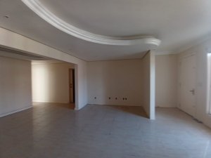 Casa comercial com 200m² no bairro Chácara das Pedras em Porto Alegre para Alugar