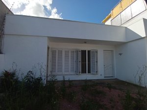 Casa comercial com 200m² no bairro Chácara das Pedras em Porto Alegre para Alugar