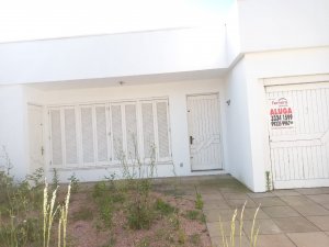 Casa comercial com 200m² no bairro Chácara das Pedras em Porto Alegre para Alugar
