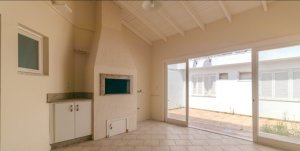 Casa comercial com 200m² no bairro Chácara das Pedras em Porto Alegre para Alugar