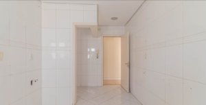 Casa comercial com 200m² no bairro Chácara das Pedras em Porto Alegre para Alugar