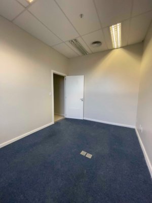 Loja com 1113m² no bairro Cristal em Porto Alegre para Alugar