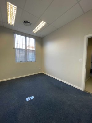 Loja com 1113m² no bairro Cristal em Porto Alegre para Alugar