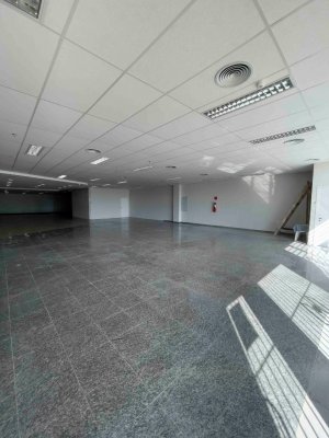 Loja com 1113m² no bairro Cristal em Porto Alegre para Alugar