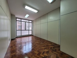 Salas/Conjuntos com 1.073m² no bairro Centro Histórico em Porto Alegre para Alugar