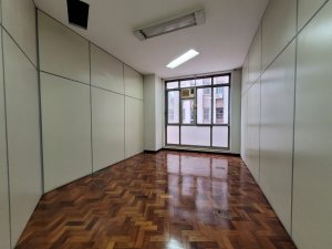 Salas/Conjuntos com 1.073m² no bairro Centro Histórico em Porto Alegre para Alugar
