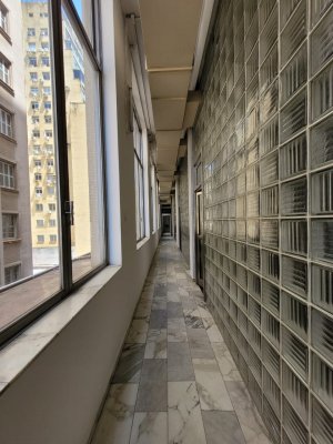 Salas/Conjuntos com 1.340m² no bairro Centro Histórico em Porto Alegre para Alugar