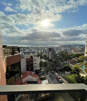 Cobertura com 310m², 3 dormitórios no bairro Menino Deus em Porto Alegre para Comprar