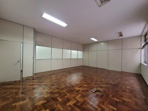 Salas/Conjuntos com 333m² no bairro Centro Histórico em Porto Alegre para Alugar