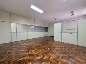 Salas/Conjuntos com 333m² no bairro Centro Histórico em Porto Alegre para Alugar