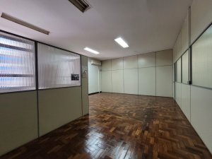Salas/Conjuntos com 333m² no bairro Centro Histórico em Porto Alegre para Alugar